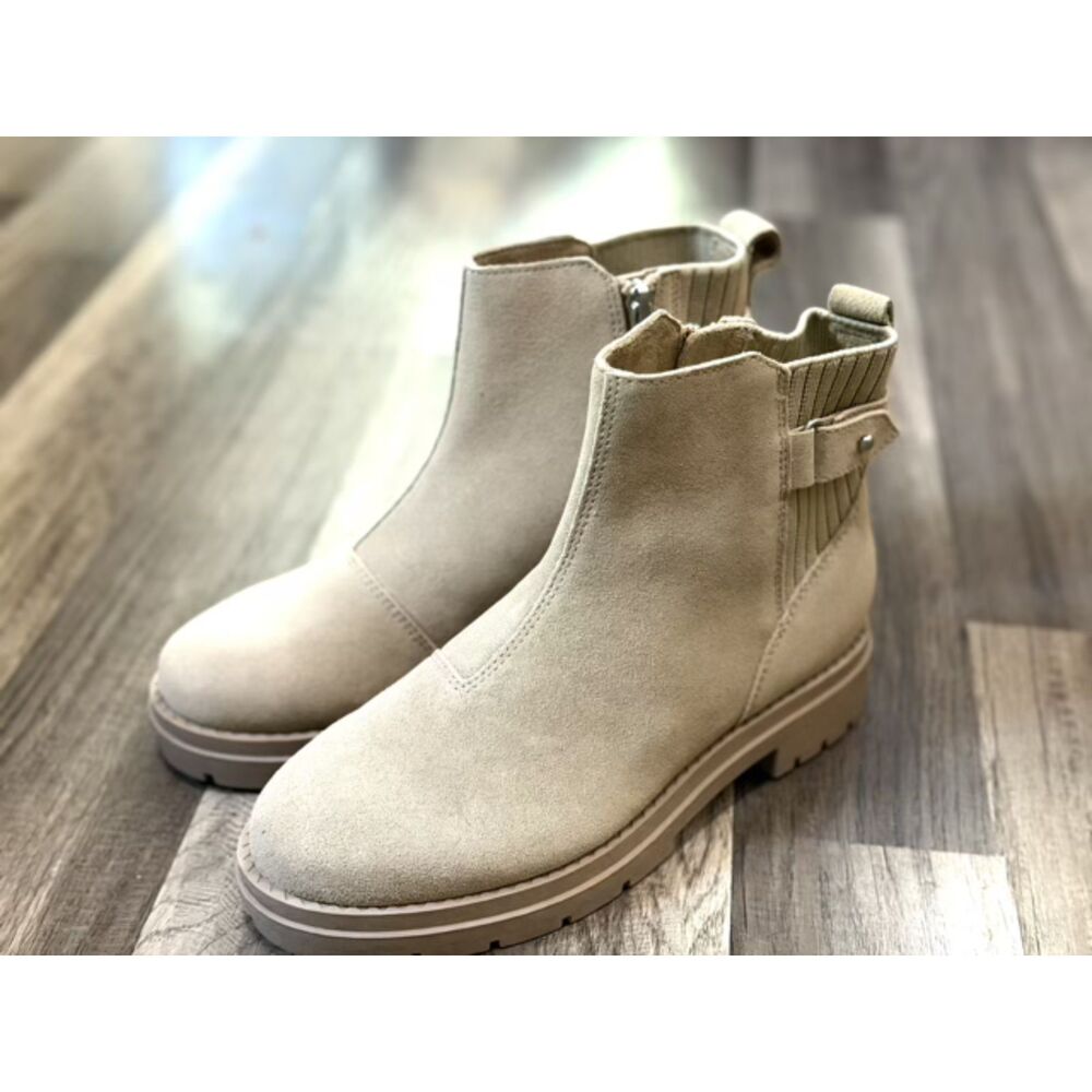 TOMS Astrid Taupe Suede Chelsea Lug Sole Ankle Boots Women’s 7 NWOB Sample